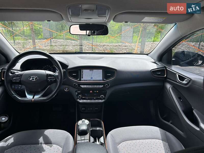 Хэтчбек Hyundai Ioniq 2017 в Ровно