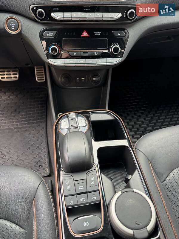 Хэтчбек Hyundai Ioniq 2018 в Житомире