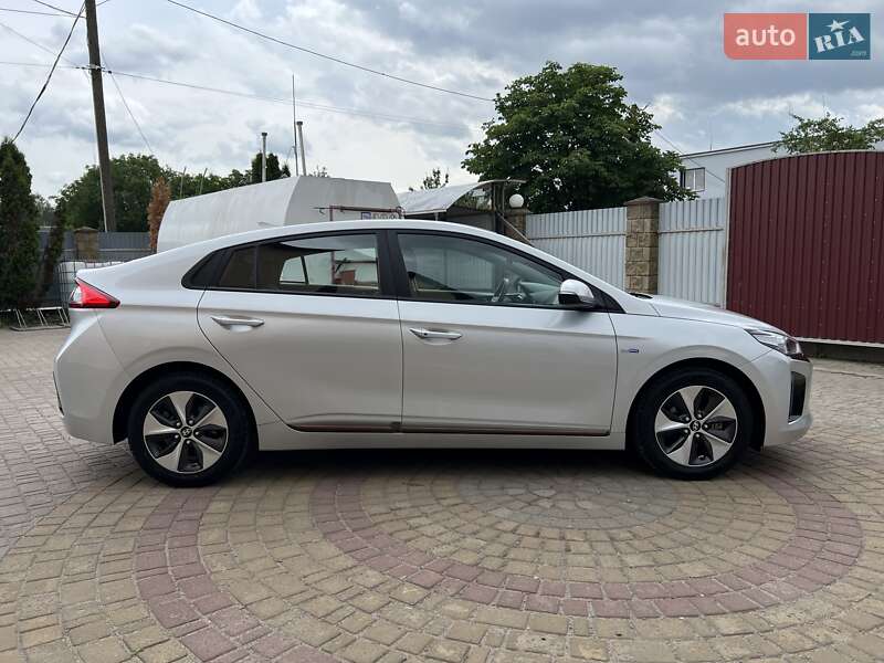 Хетчбек Hyundai Ioniq 2018 в Радивиліві