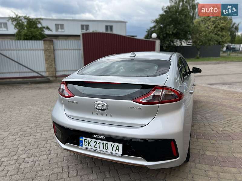 Хетчбек Hyundai Ioniq 2018 в Радивиліві