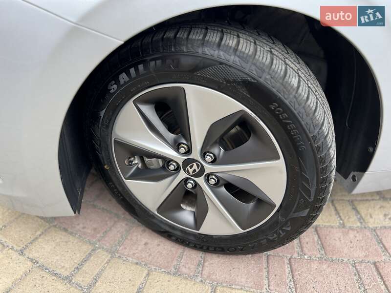 Хетчбек Hyundai Ioniq 2018 в Радивиліві