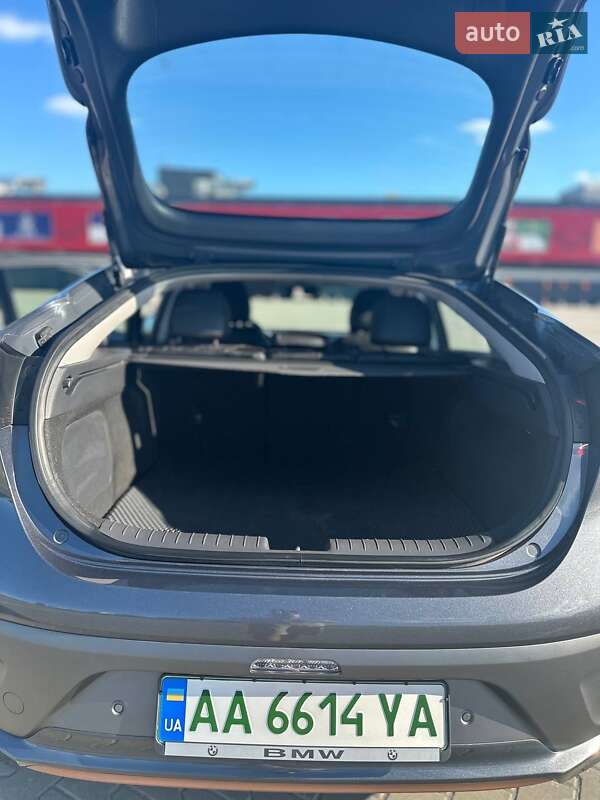 Лифтбек Hyundai Ioniq 2019 в Киеве