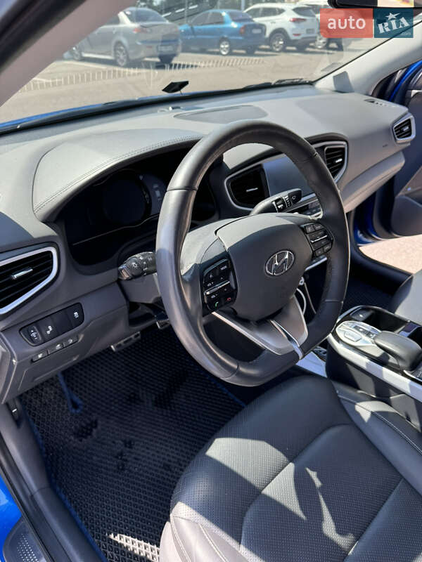Хэтчбек Hyundai Ioniq 2016 в Николаеве