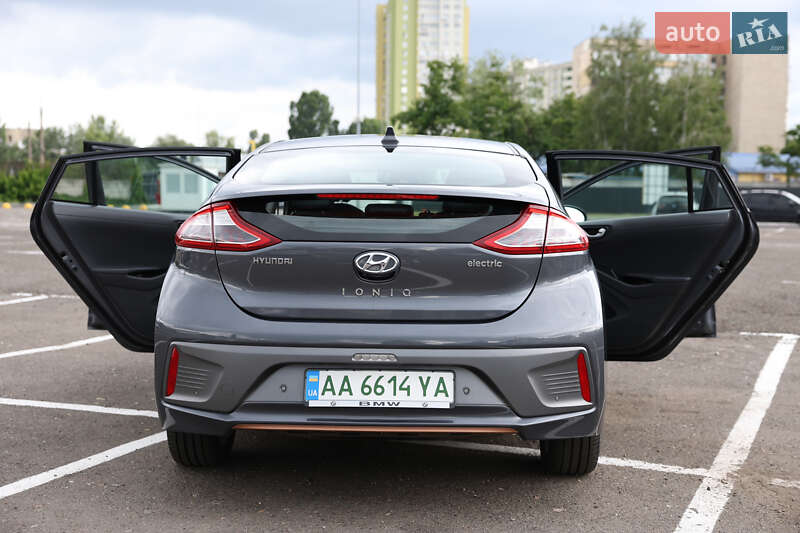 Лифтбек Hyundai Ioniq 2019 в Киеве