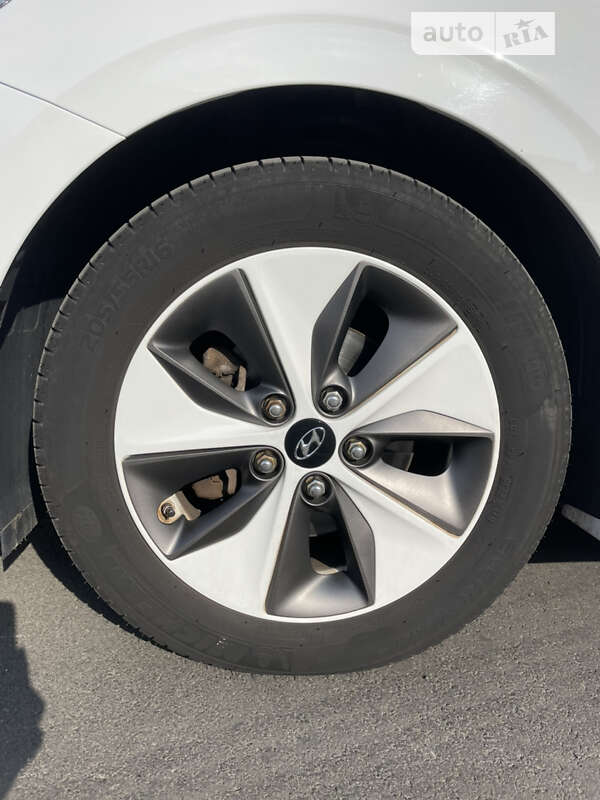Лифтбек Hyundai Ioniq 2019 в Одессе