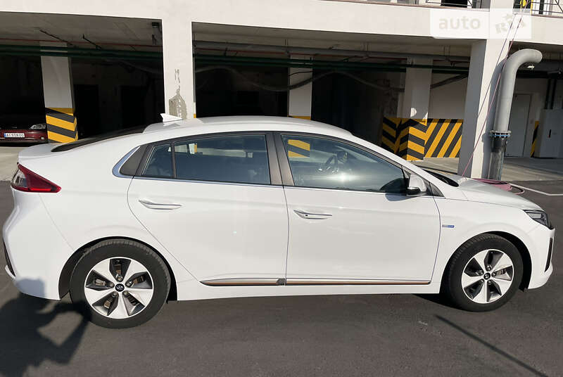 Лифтбек Hyundai Ioniq 2019 в Одессе