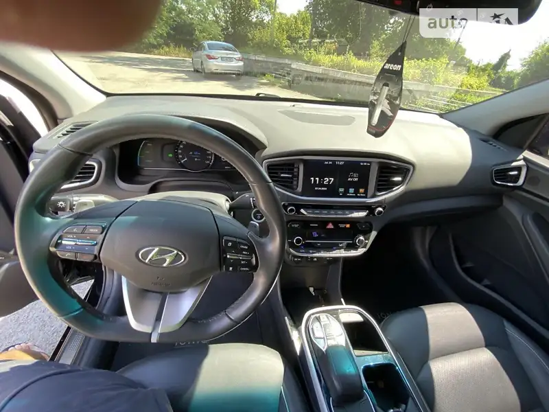 Hyundai Ioniq 2018 VIN KMHC05LH2JU028965 фото оголошення 13 з 68