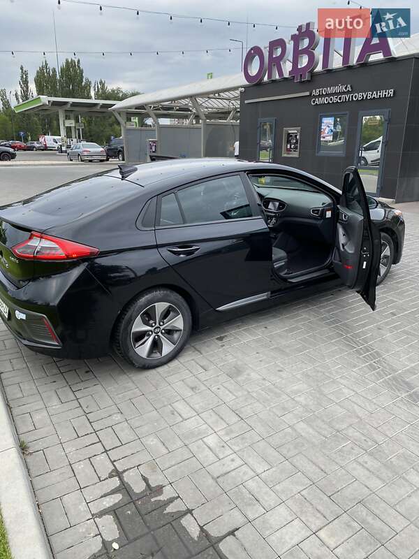Ліфтбек Hyundai Ioniq 2017 в Дніпрі