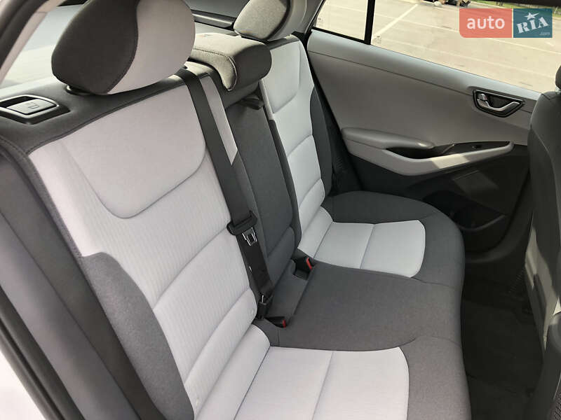 Лифтбек Hyundai Ioniq 2020 в Киеве