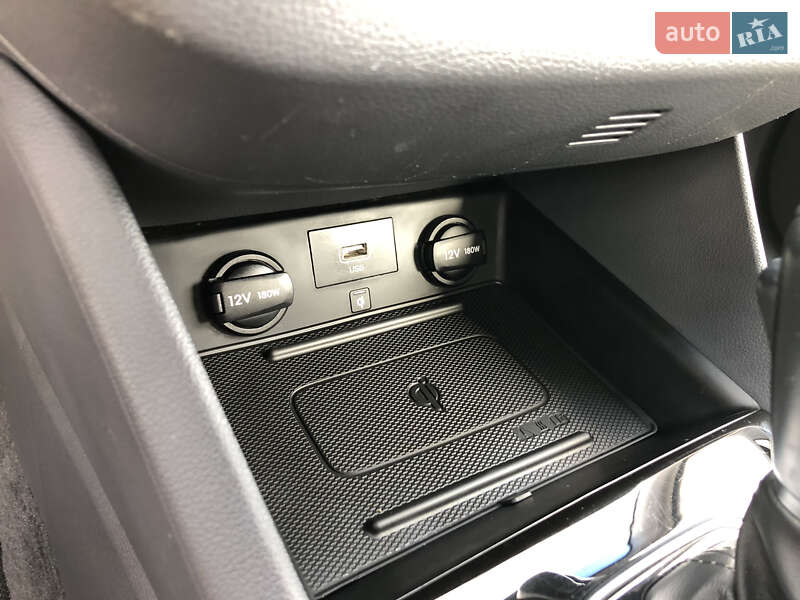 Лифтбек Hyundai Ioniq 2020 в Киеве