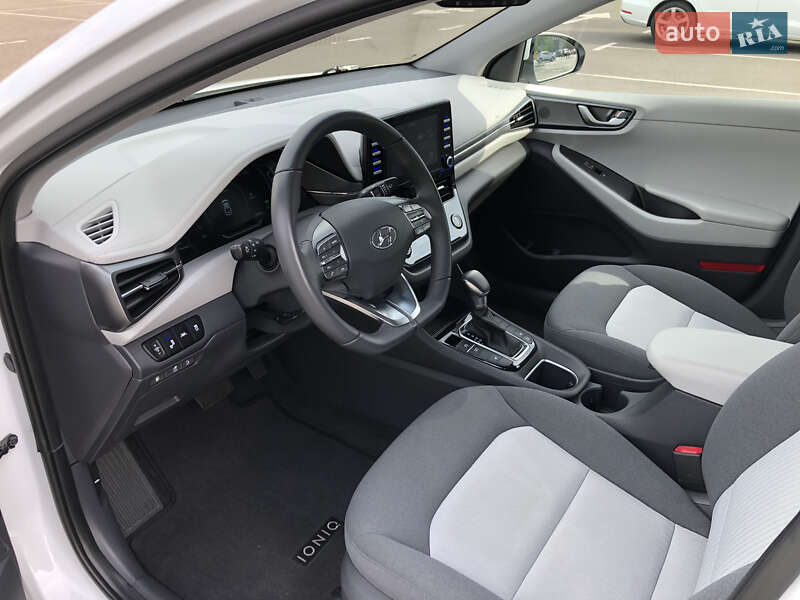 Лифтбек Hyundai Ioniq 2020 в Киеве