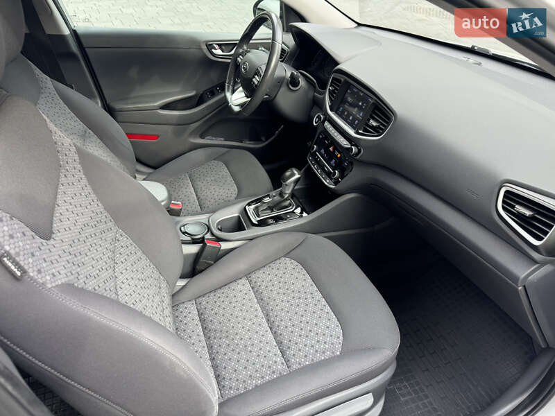 Хэтчбек Hyundai Ioniq 2017 в Львове фото 15 Хэтчбек Hyundai Ioniq 2017 в Львове