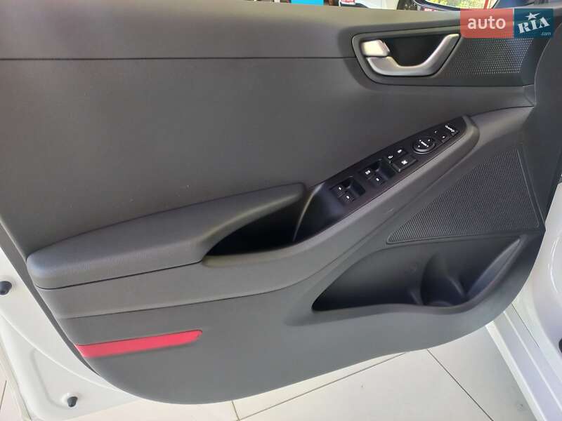 Хетчбек Hyundai Ioniq 2017 в Одесі