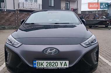 Хэтчбек Hyundai Ioniq 2018 в 