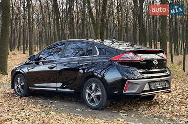 Хэтчбек Hyundai Ioniq 2017 в 