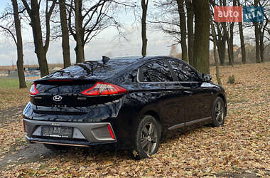 Хэтчбек Hyundai Ioniq 2017 в 