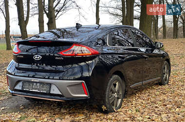 Хэтчбек Hyundai Ioniq 2017 в 