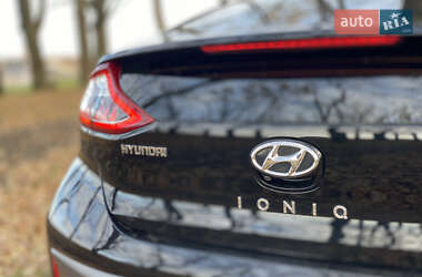 Хэтчбек Hyundai Ioniq 2017 в 