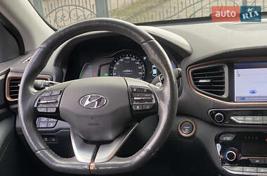 Хэтчбек Hyundai Ioniq 2017 в 