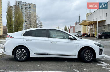 Лифтбек Hyundai Ioniq 2020 в 