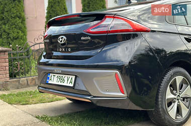 Хэтчбек Hyundai Ioniq 2018 в 