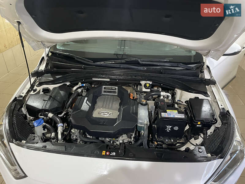 Хэтчбек Hyundai Ioniq 2017 в Ужгороде