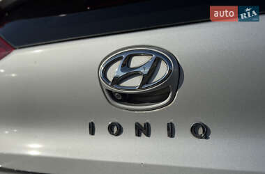 Лифтбек Hyundai Ioniq 2019 в 