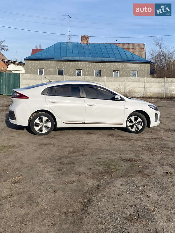 Хэтчбек Hyundai Ioniq 2016 в Харькове