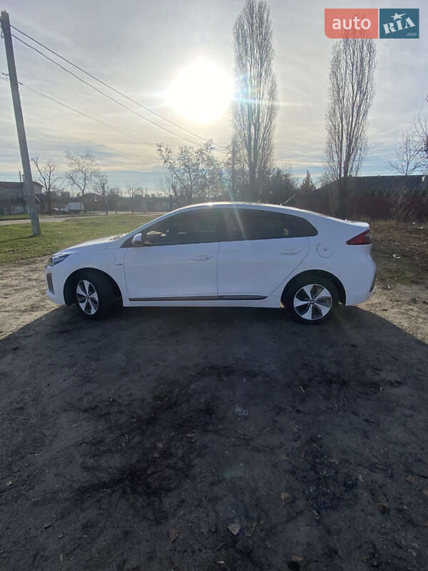 Хэтчбек Hyundai Ioniq 2016 в Харькове