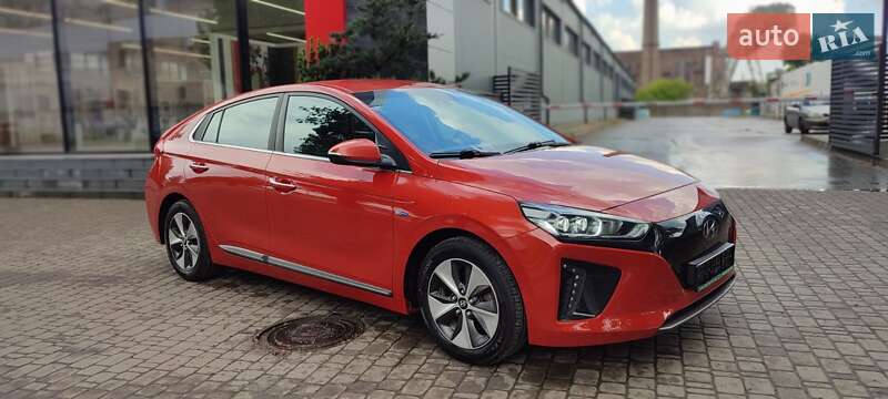 Хэтчбек Hyundai Ioniq 2018 в Киеве