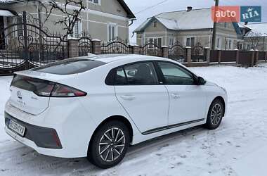 Лифтбек Hyundai Ioniq 2021 в Гусятине