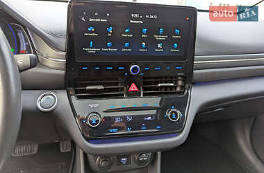 Лифтбек Hyundai Ioniq 2020 в 