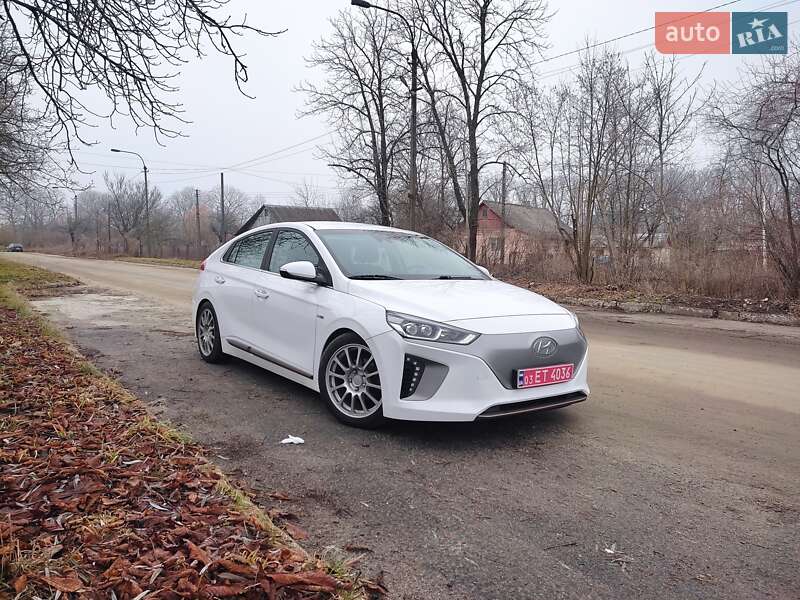 Хетчбек Hyundai Ioniq 2017 в Звягелі