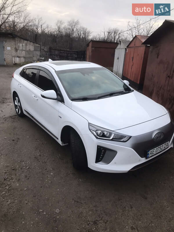Хэтчбек Hyundai Ioniq 2018 в Львове