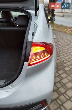 Хэтчбек Hyundai Ioniq 2017 в 