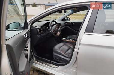 Хэтчбек Hyundai Ioniq 2017 в 