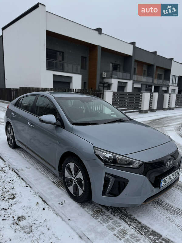 Хетчбек Hyundai Ioniq 2018 в Чорткові