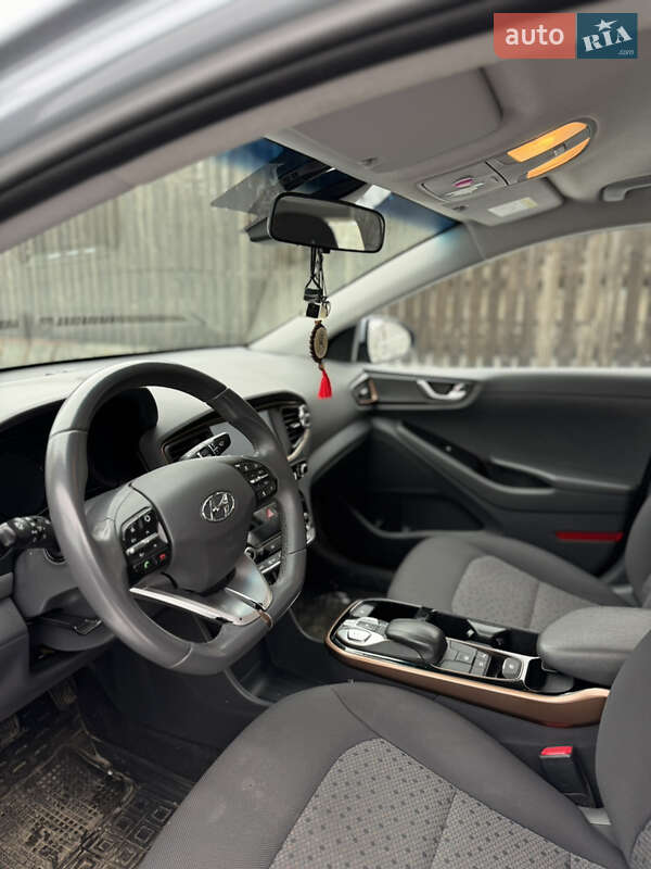Хетчбек Hyundai Ioniq 2018 в Чорткові
