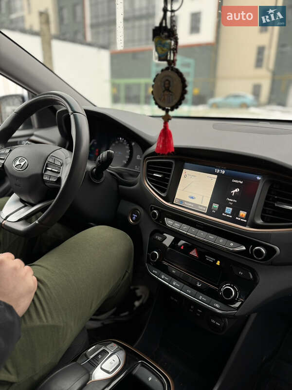 Хетчбек Hyundai Ioniq 2018 в Чорткові