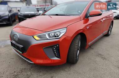 Хетчбек Hyundai Ioniq 2017 в  фото 2 Хетчбек Hyundai Ioniq 2017 в