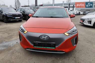 Хетчбек Hyundai Ioniq 2017 в  фото 31 Хетчбек Hyundai Ioniq 2017 в