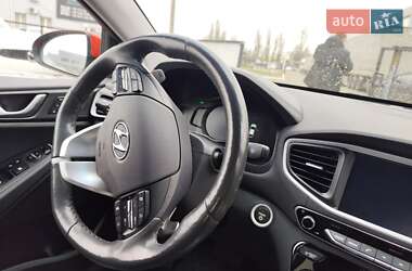 Хетчбек Hyundai Ioniq 2017 в  фото 53 Хетчбек Hyundai Ioniq 2017 в