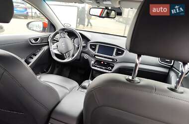 Хетчбек Hyundai Ioniq 2017 в  фото 57 Хетчбек Hyundai Ioniq 2017 в