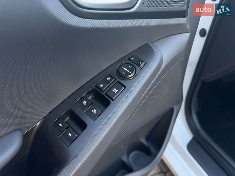Ліфтбек Hyundai Ioniq 2019 в Чернівцях
