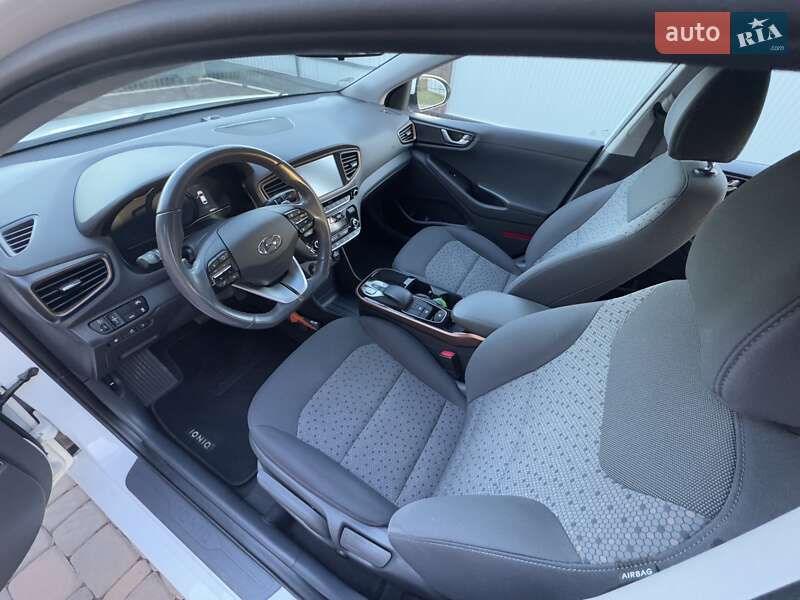 Ліфтбек Hyundai Ioniq 2019 в Чернівцях