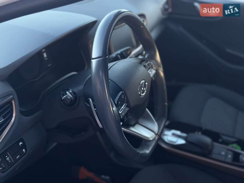 Ліфтбек Hyundai Ioniq 2019 в Чернівцях