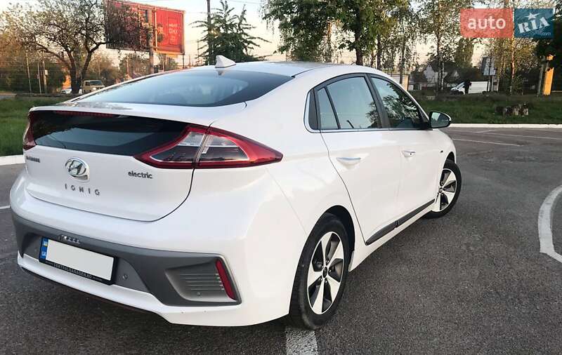 Хетчбек Hyundai Ioniq 2018 в Житомирі