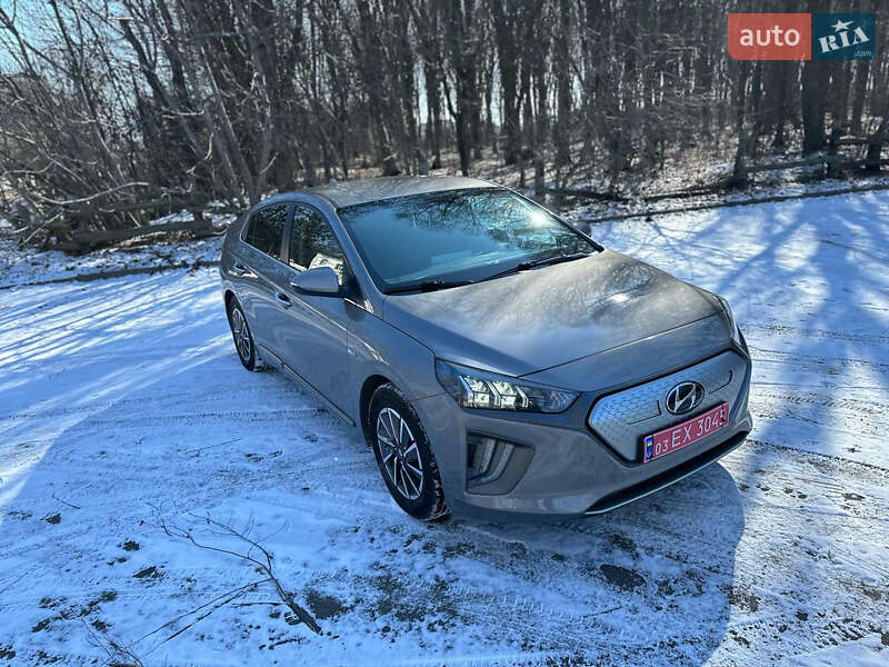 Хэтчбек Hyundai Ioniq 2019 в 