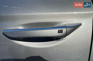 Хэтчбек Hyundai Ioniq 2019 в 