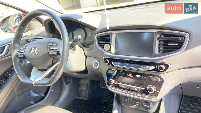 Хетчбек Hyundai Ioniq 2018 в Кам'янець-Подільському